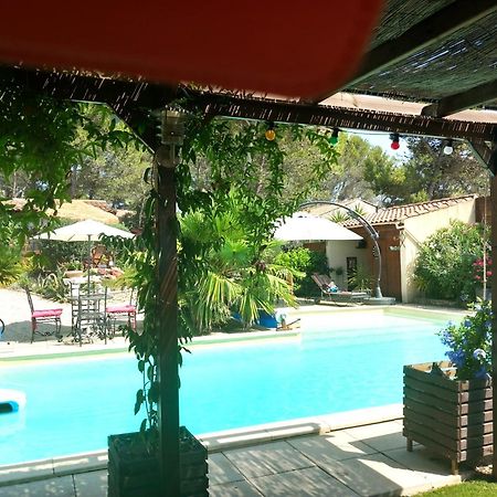 Les Coronilles Bed & Breakfast Beaucaire  Exterior foto