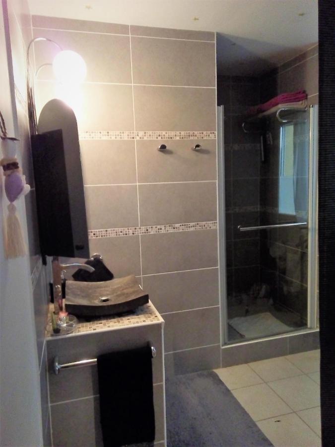 Les Coronilles Bed & Breakfast Beaucaire  Exterior foto