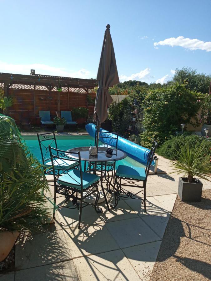 Les Coronilles Bed & Breakfast Beaucaire  Exterior foto