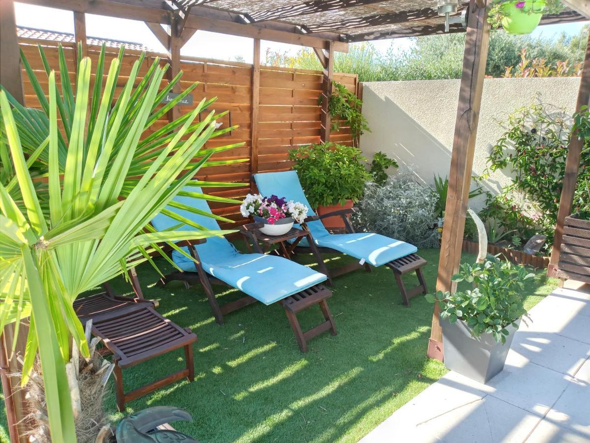 Les Coronilles Bed & Breakfast Beaucaire  Exterior foto