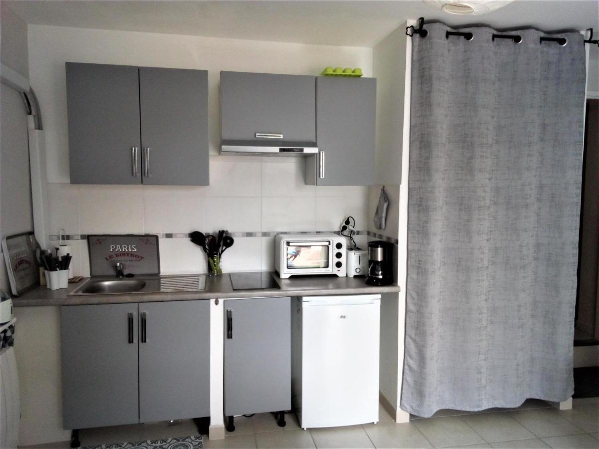 Les Coronilles Bed & Breakfast Beaucaire  Cameră foto