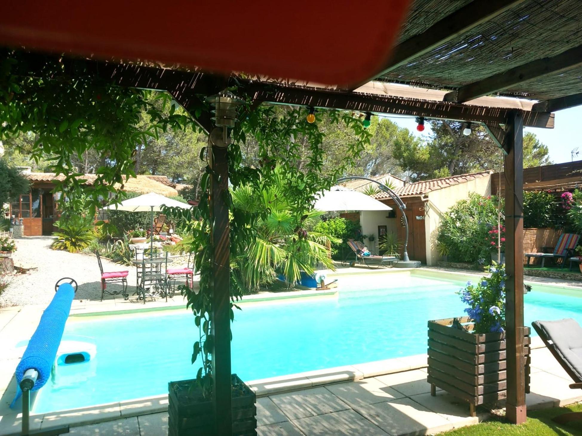 Les Coronilles Bed & Breakfast Beaucaire  Exterior foto