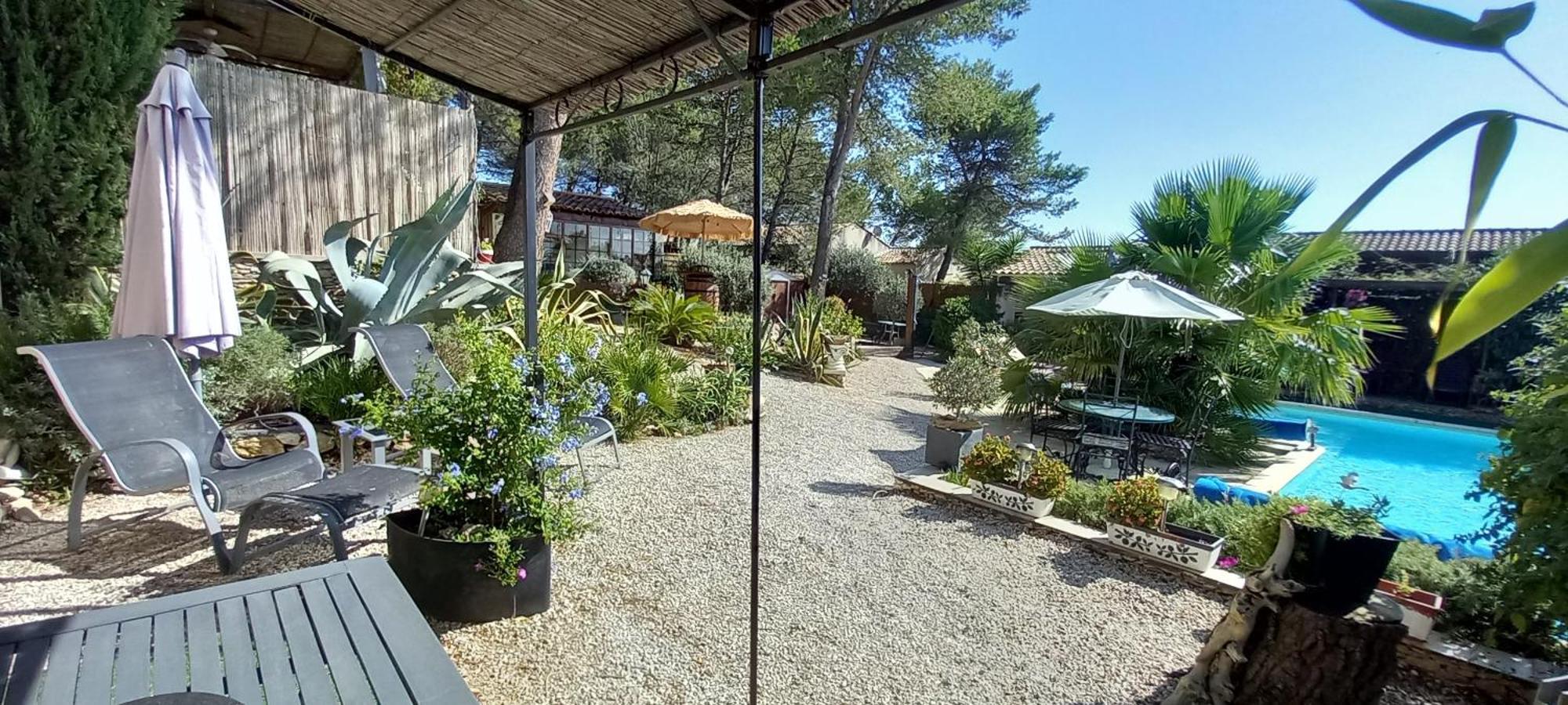 Les Coronilles Bed & Breakfast Beaucaire  Exterior foto